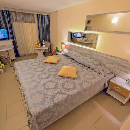 Victoria Hotel 3*
