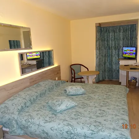 ヴィクトリア ホテル 3*