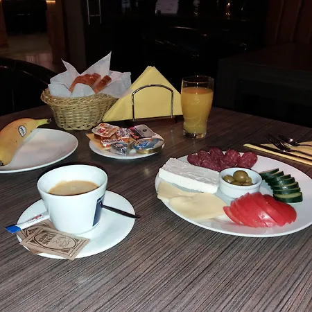 ヴィクトリア ホテル 3*