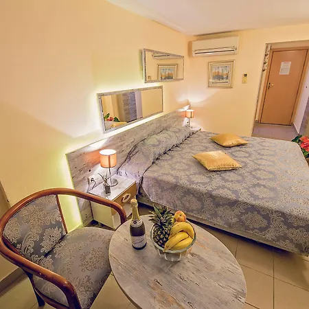 Hotel Victoria 3*