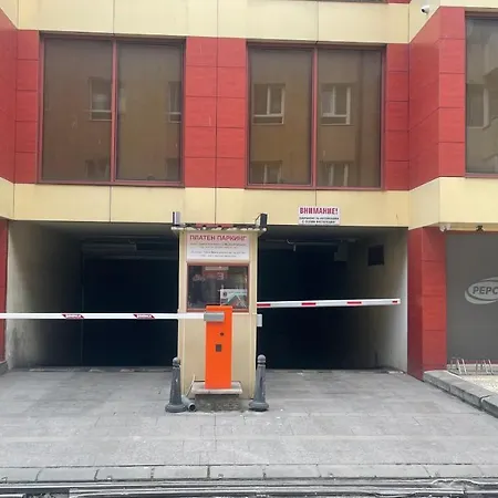 Victoria Hotel 3*