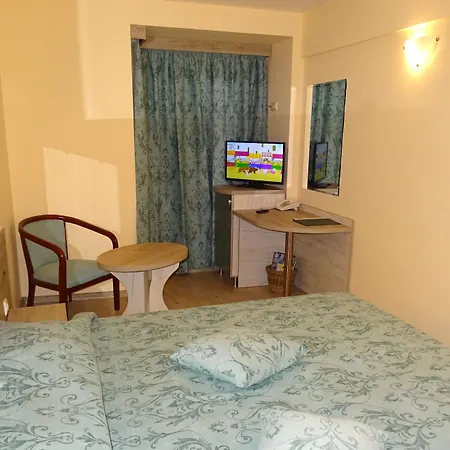 Victoria Hotel 3*