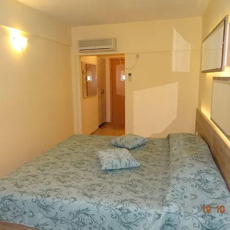 فيكتوريا 3* فارنا